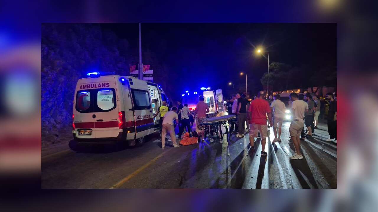Muğla'da Taksi ile Motosiklet Çarpıştı: 1 Ölü, 1 Ağır Yaralı