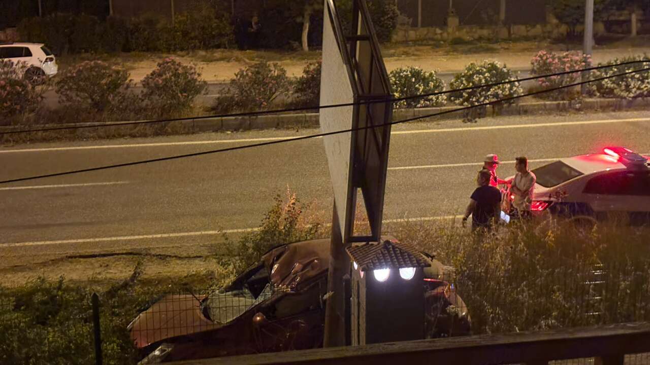 Muğla-Denizli Karayolunda Trafik Kazası: Otomobil Sürücüsü Hafif Yaralandı