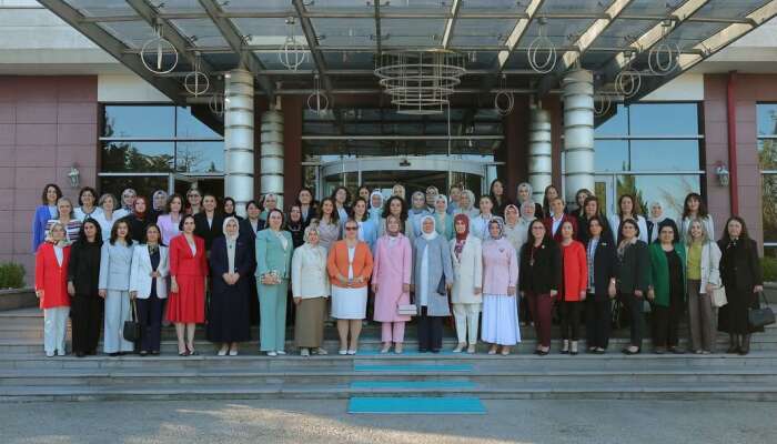 Muğla Valisi İdris Akbıyık'ın Eşi Sevim Akbıyık, Gönül Elçileri Koruyucu Aile Vizyon Çalıştayı'na Katıldı