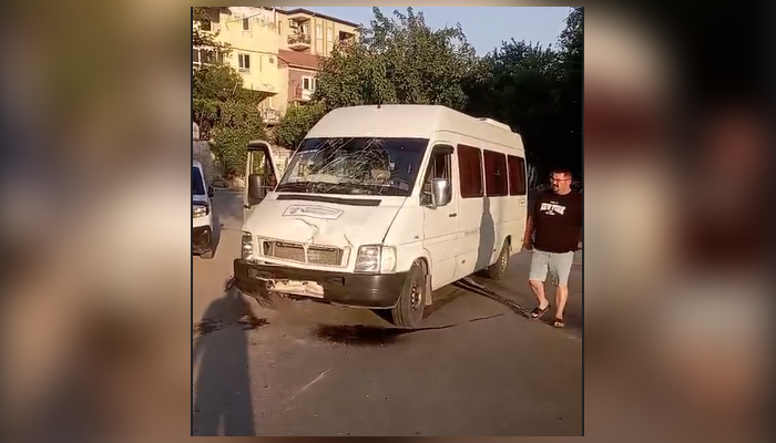 Muğla'da Servis Aracı ile Motosiklet Çarpıştı