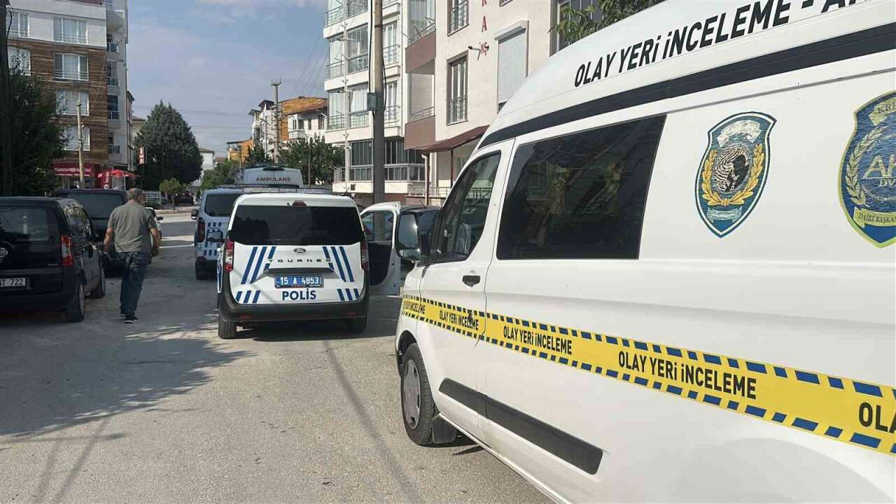 Yaşlı Kadın Eşi Tarafından Evde Ölü Bulundu