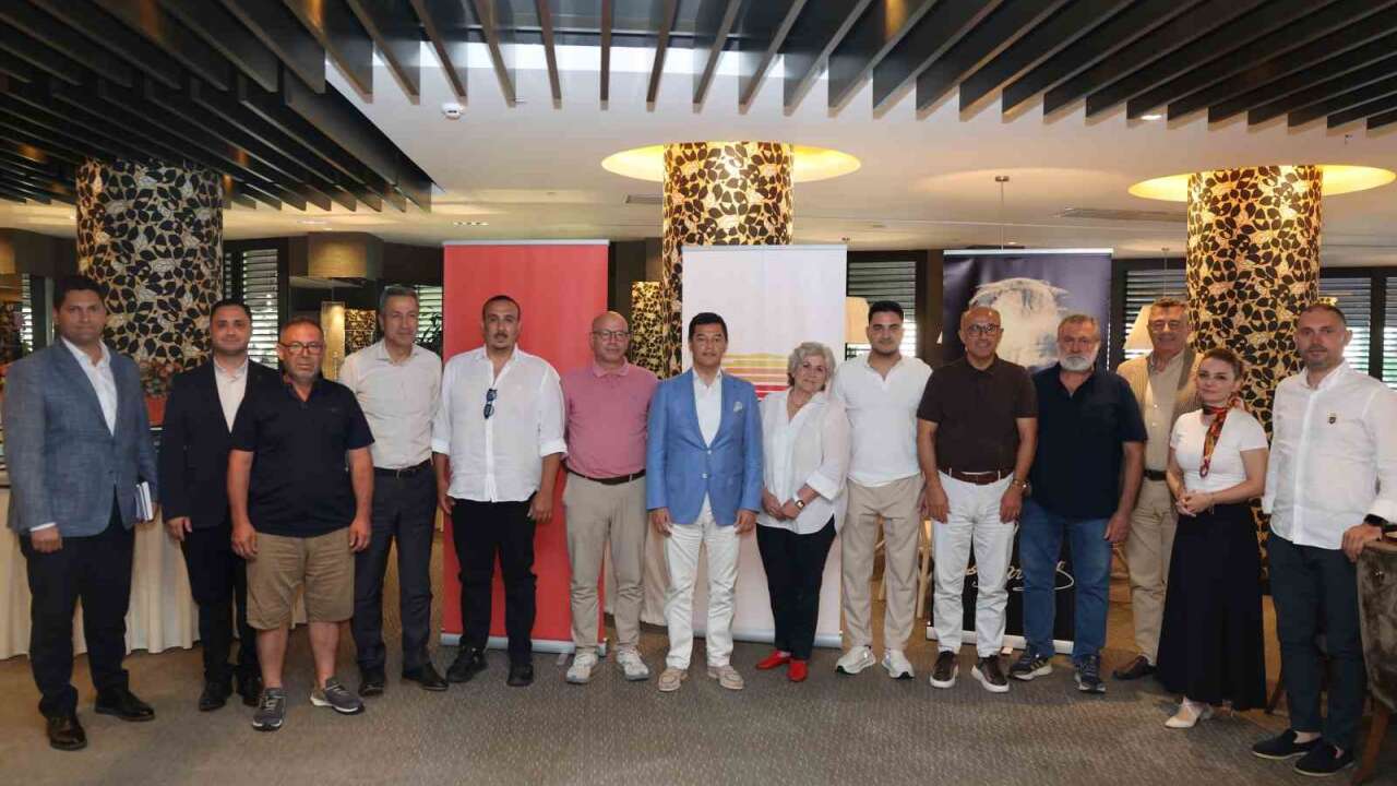 Marmaris'te Turizm Masaya Yatırıldı: Başkan Ünlü STK'larla Bir Araya Geldi