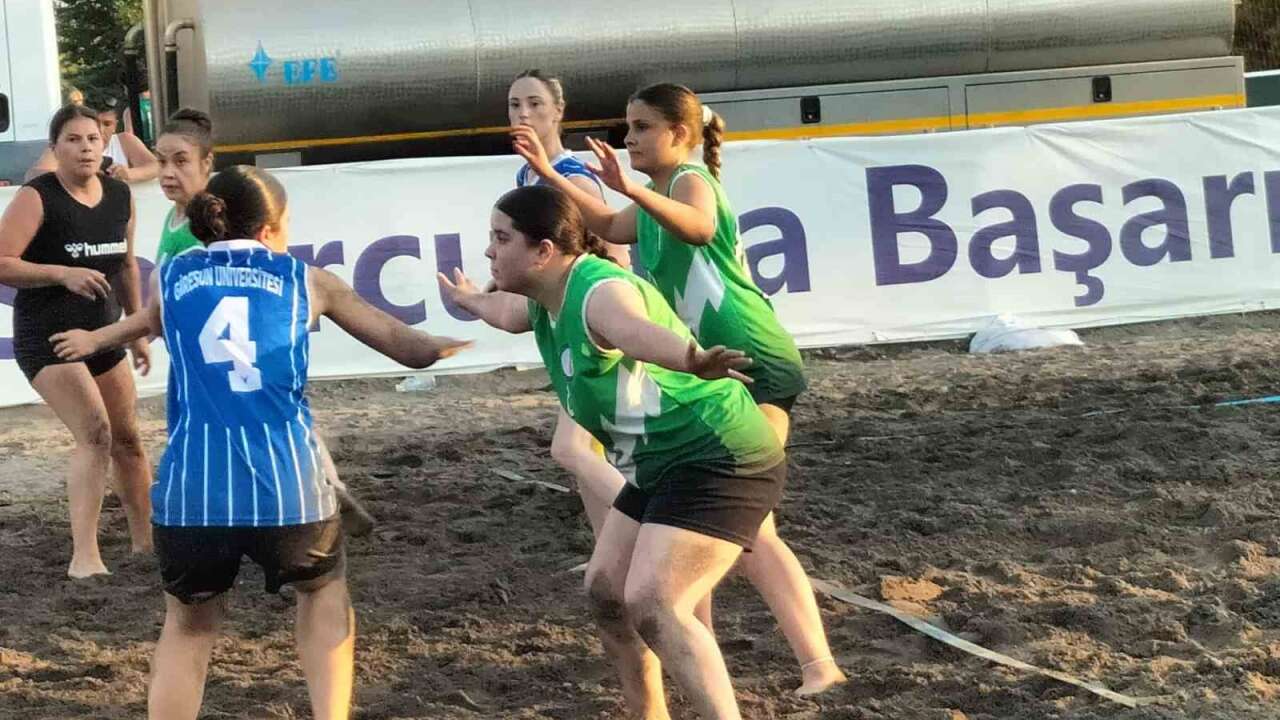 Köyceğiz'de Plaj Hentbolu Coşkusu Sürüyor