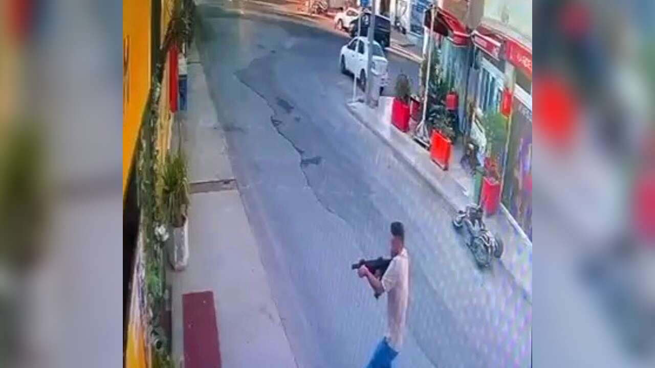 Muğla'da Gönül İlişkisi Tartışması Sevgilisi'nin İş Yerine S*lahla Saldırdı
