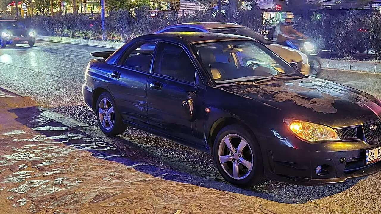 Bodrum'da Sola Dönüş Kazası: Otomobil ile Motosiklet Çarpıştı, 1 Kişi Yaralandı