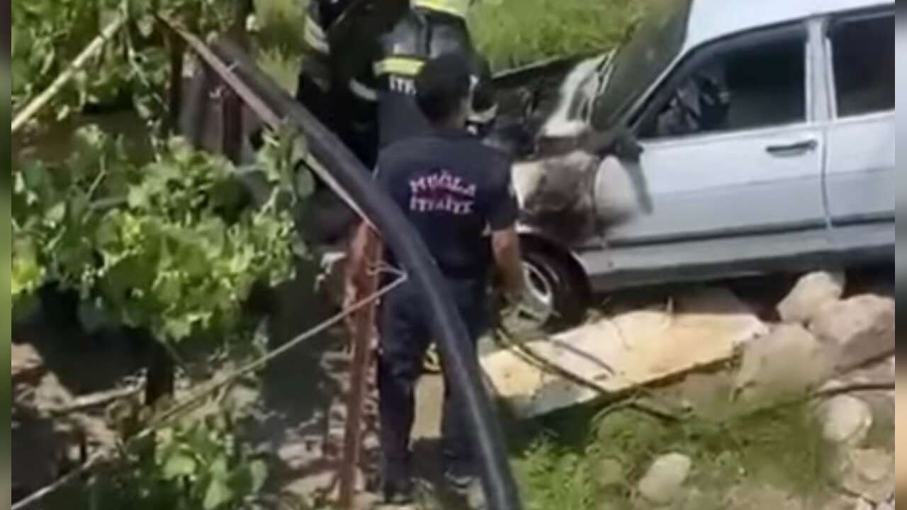 Muğla’da Korkutan Kaza: Şarampole Uçan Araç Bir Anda Alevlere Teslim Oldu