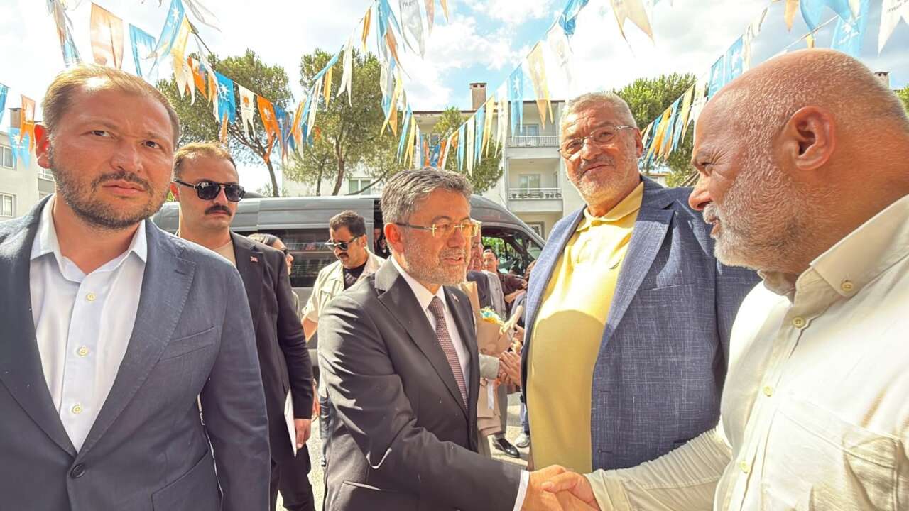 Tarım ve Orman Bakanı İbrahim Yumaklı Muğla’da AK Parti İl Başkanlığı’nı Ziyaret Etti