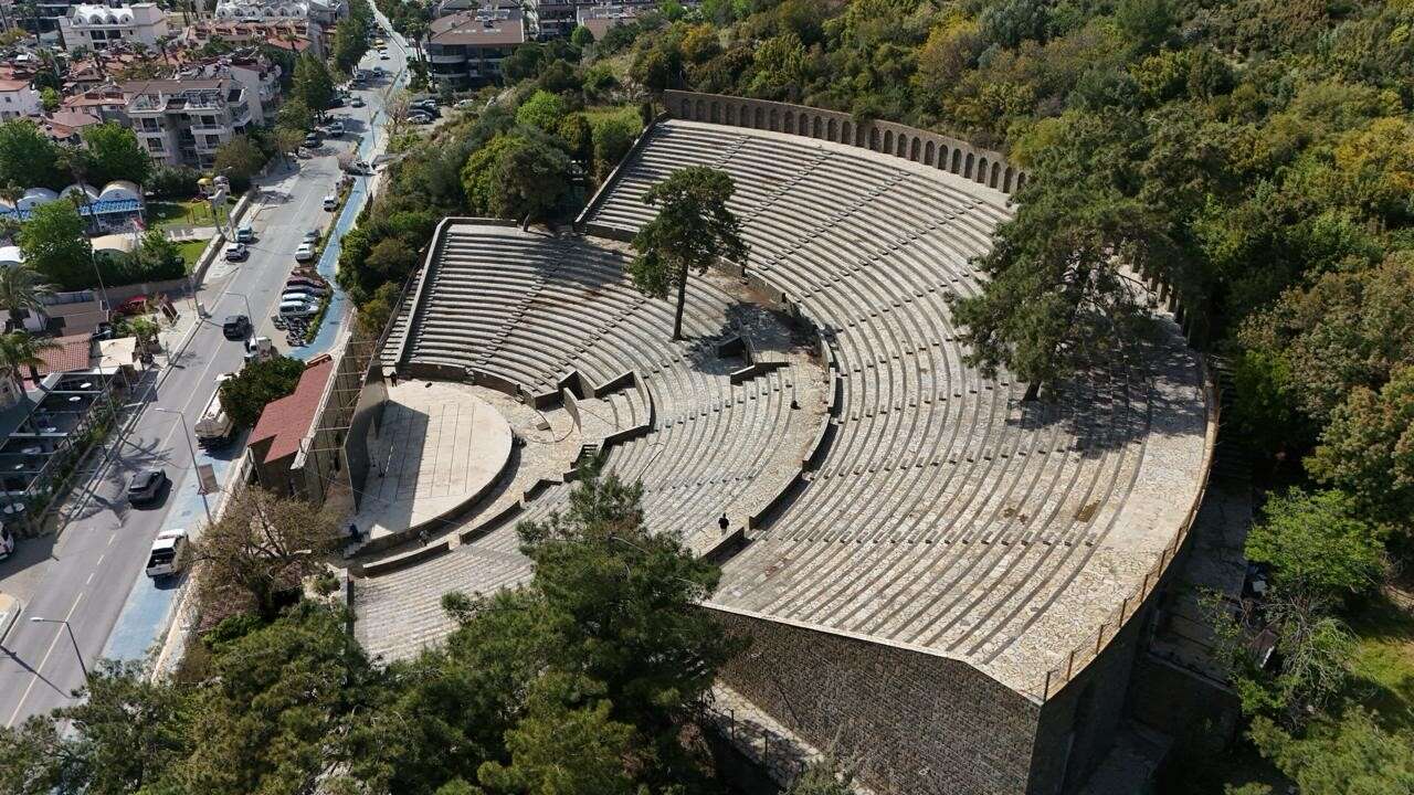 Marmaris Amfi Tiyatro'da Yaz Boyunca Sanat Şöleni