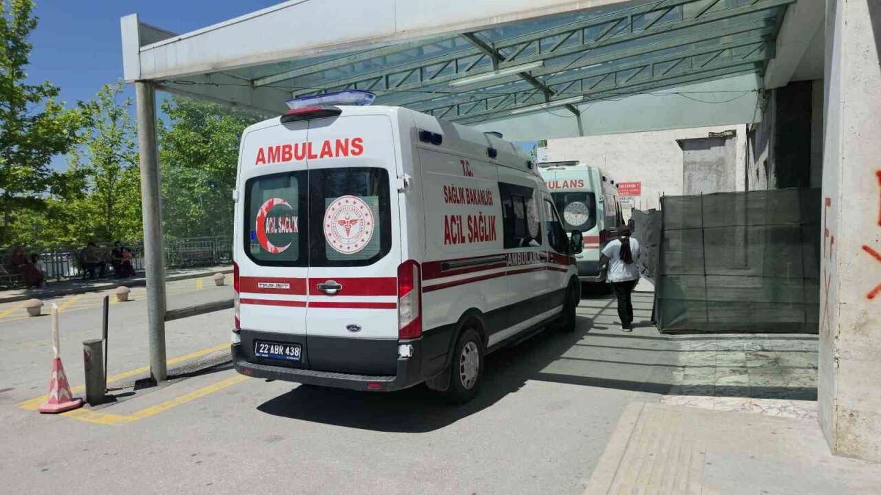 Çocuk Parkında Saldırı: Eski Eşinin Vurduğu Kadın Hayatını Kaybetti, 4 Yaşındaki Kızı Ağır Yaralandı