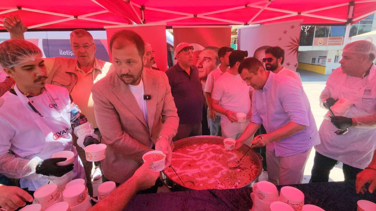AK Parti Muğla'dan 15 Temmuz Şehitleri Anısına Aşure Hayrı