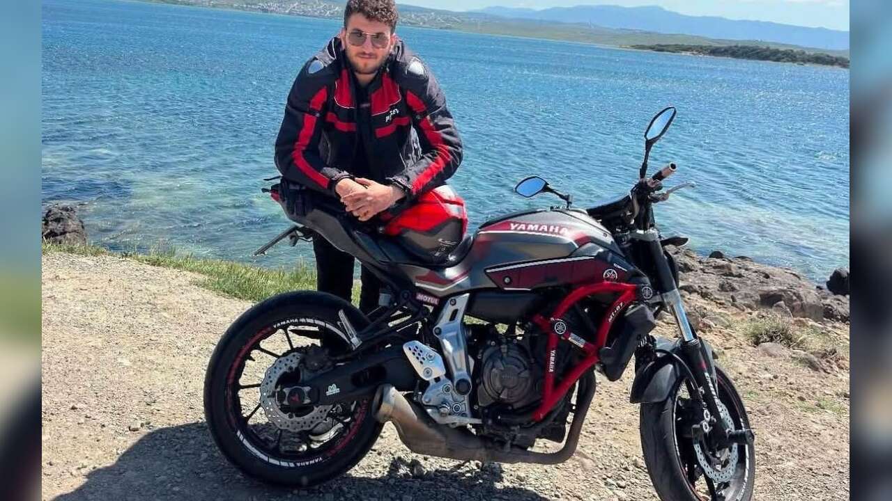 24 Yaşındaki Genç Motosiklet Eğitmeni Bariyerlere Çarptı: Hayatını Kaybetti