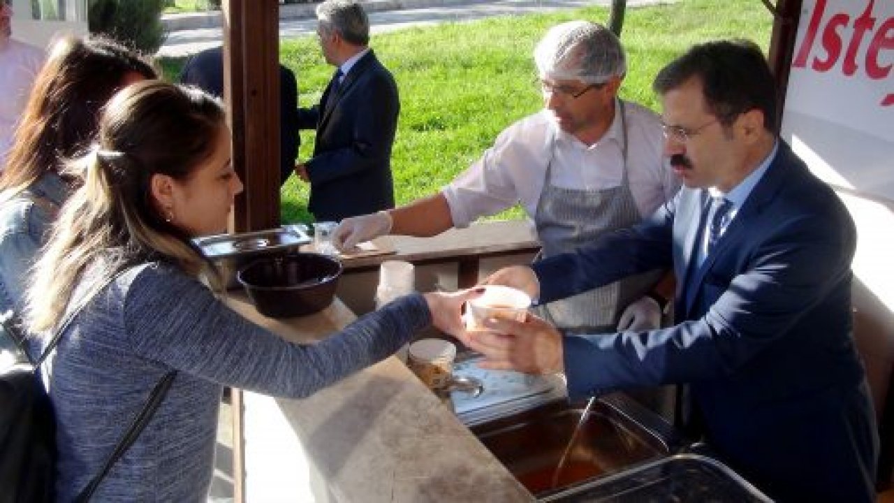 Rektörden ücretsiz çorba