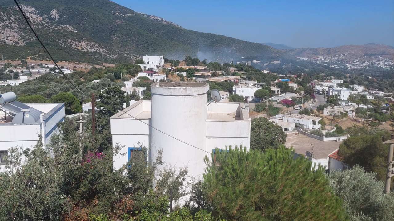 Bodrum Yakakent Mahallesi'nde Çıkan Yangın Kısa Sürede Kontrol Altına Alındı