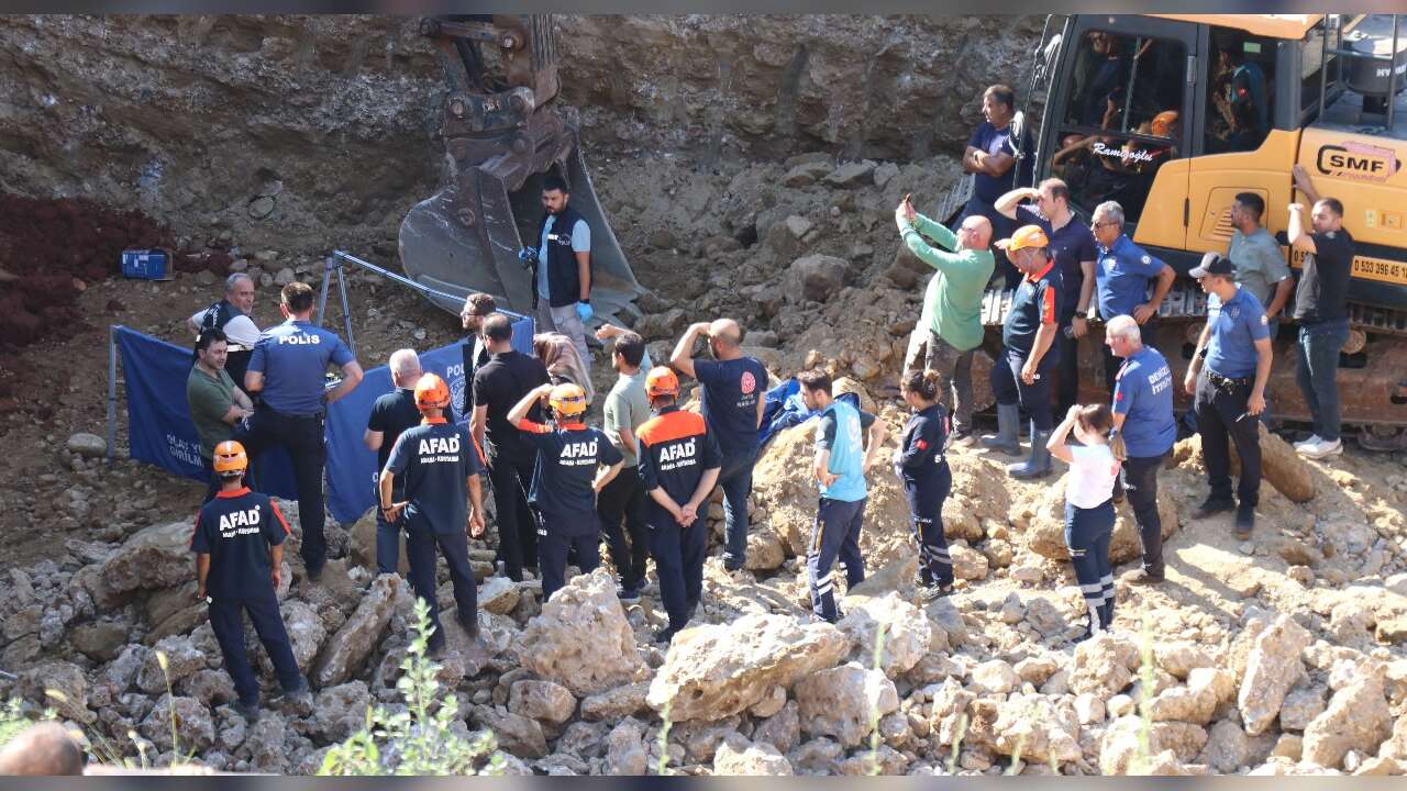 İnşaat Kazısında Göçük Altında Kalan Kepçe Operatörü Hayatını Kaybetti