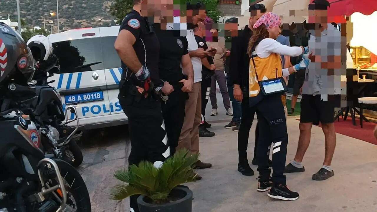 Bodrum'da Ortalık Karıştı: 4 Araca Çarpan Şahıs Sürücüye Bıçak Çekti