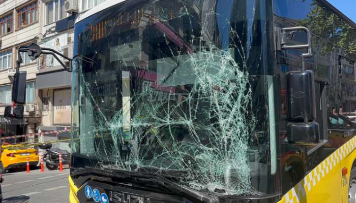 İETT Otobüsü Ambulansa Çarptı Çok Sayıda Yaralı Var