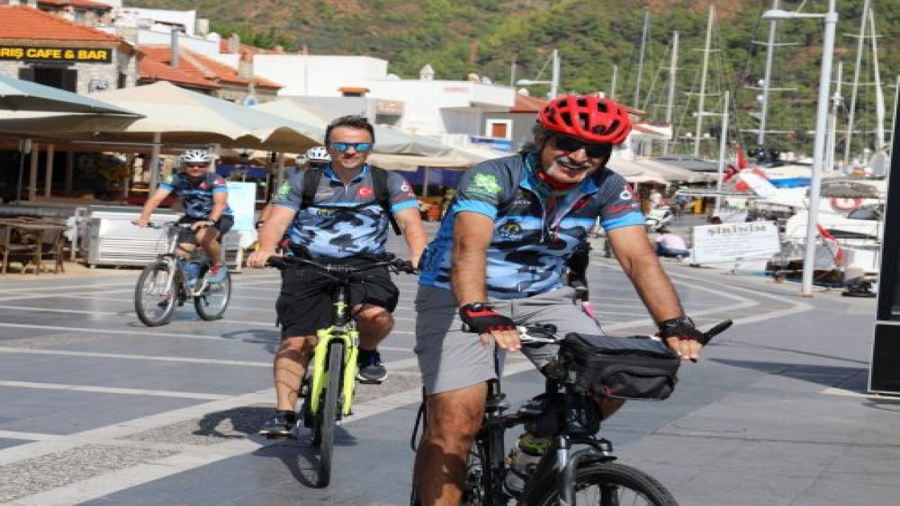 Bisikletçiler Başkan Acar’la buluştu