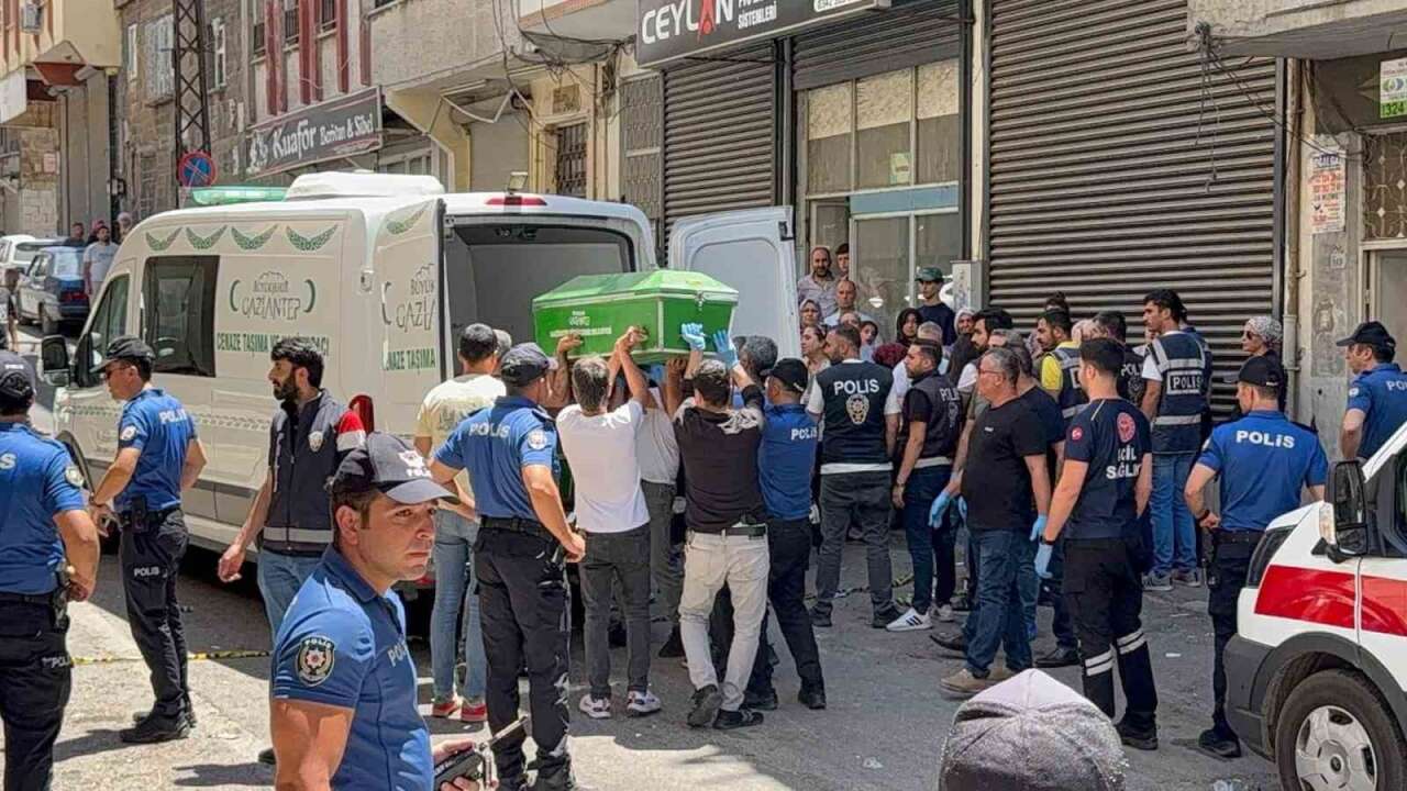 Cezaevinden İzinli Çıktı, Eşini *ldürdü