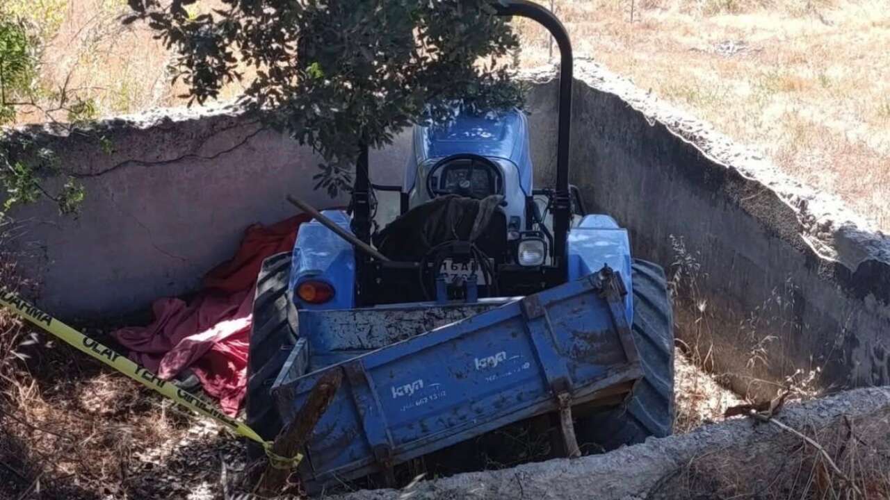 Traktörün Altında Kalan Adam Hayatını Kaybetti