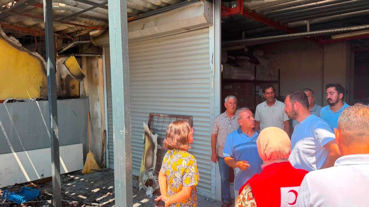 AK Parti Muğla İl Başkanı Cengizhan Güngör, Yangın Sonrası Ortaca Devlet Hastanesi’nde İncelemelerde Bulundu