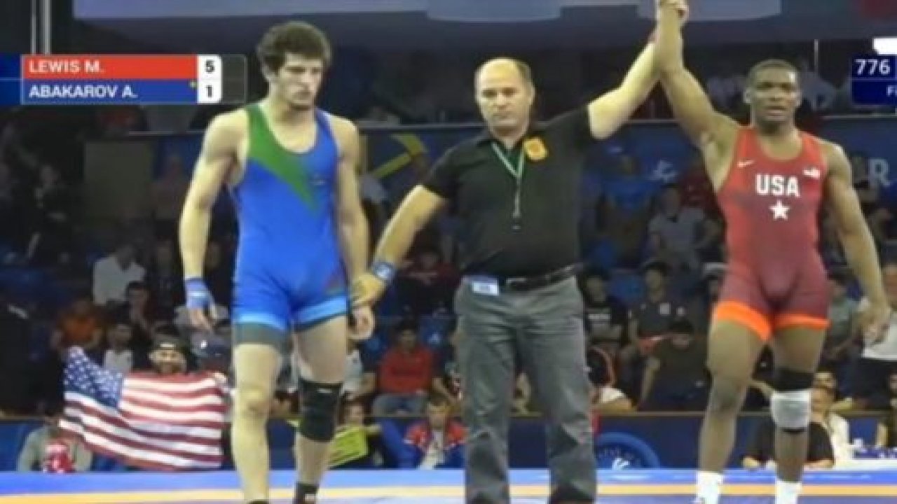 Dekan Gürsoy Trnava’da 3 final yönetti