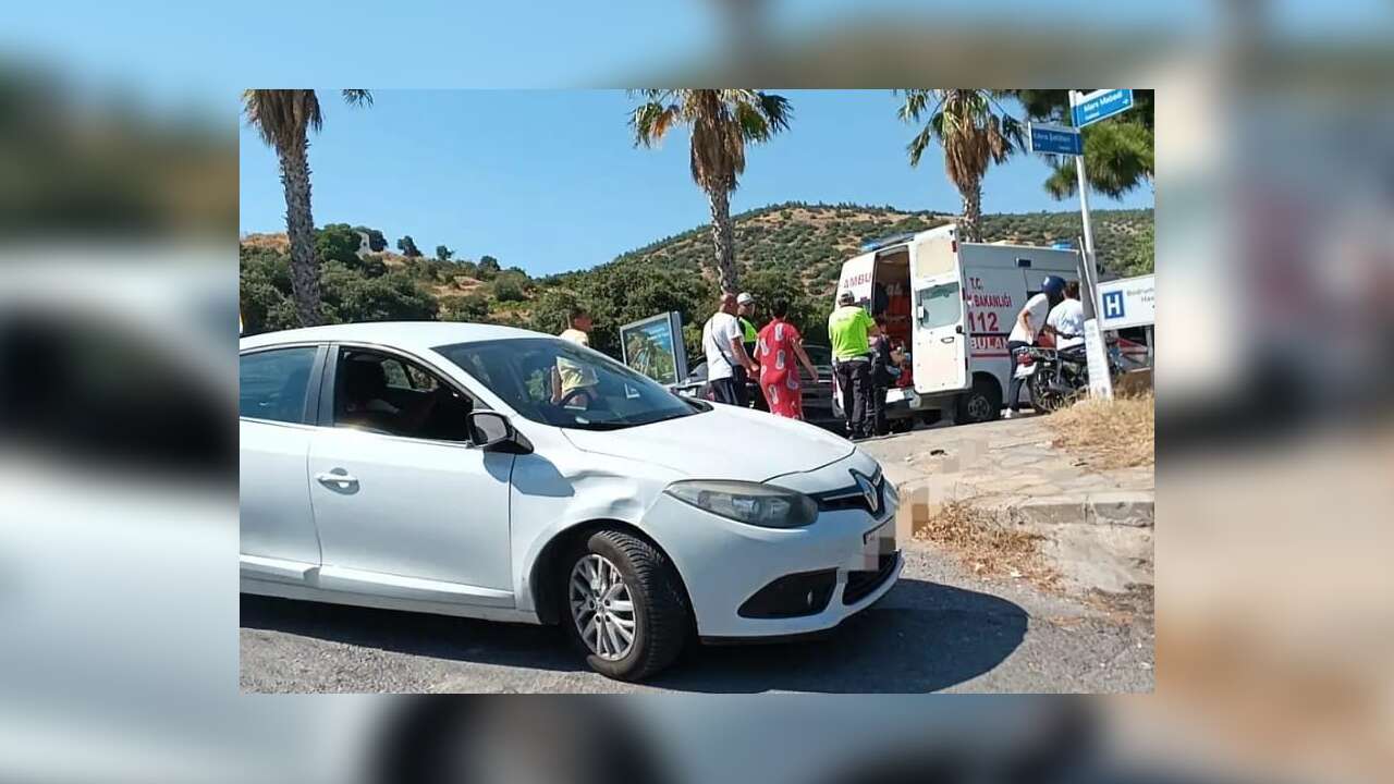 Bodrum'da Otomobil ile Motosiklet Çarpıştı: 2 Kişi Yaralandı