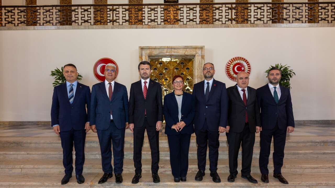 TBMM’de ‘15 Temmuz Manşetleri Gazetecilik Atölyesi Sergisi’ Açıldı