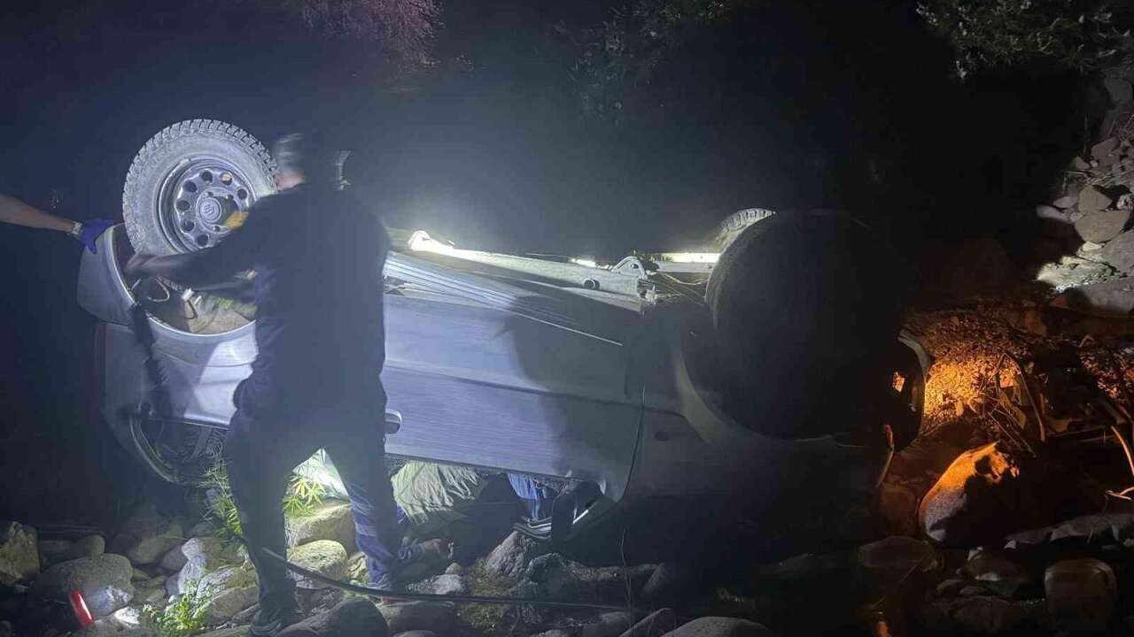 Dereye Uçan Otomobilin Sürücüsü Yaşamını Yitirdi