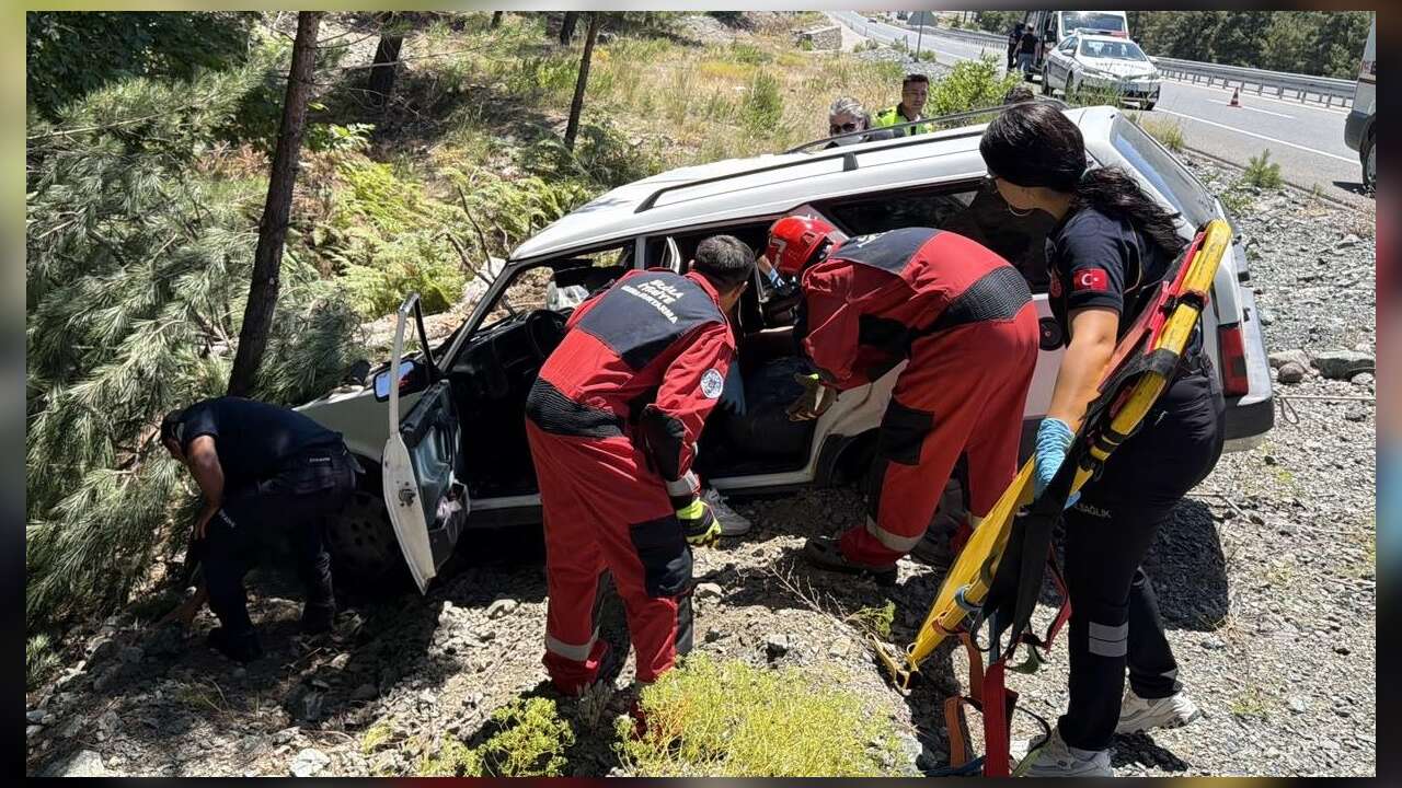 Menteşe’de Kaza: Ekipler Seferber Oldu, 2 Yaralı