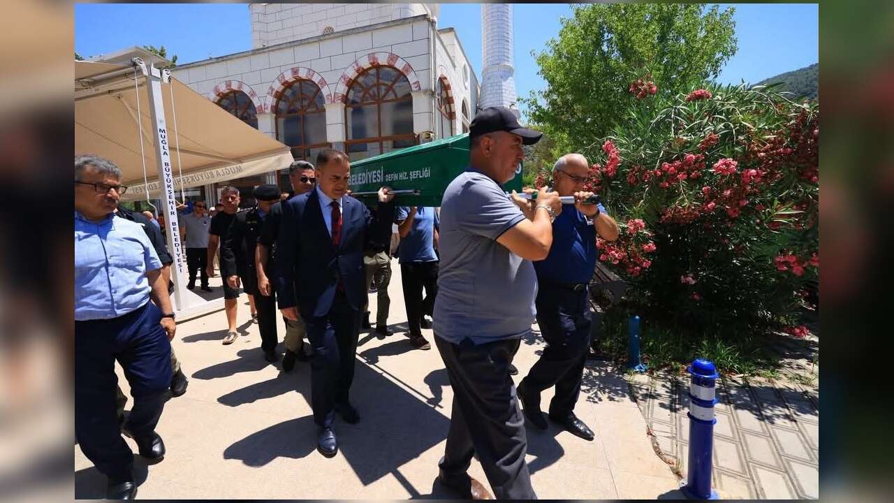 Vali Akbıyık, Fethiye’de Şehit Babası Muharrem Fakı’nın Cenaze Törenine Katıldı