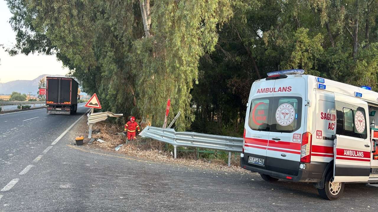Muğla’da Tek Taraflı Trafik Kazası Can Aldı: Araç Şarampole Yuvarlandı, 1 Ölü
