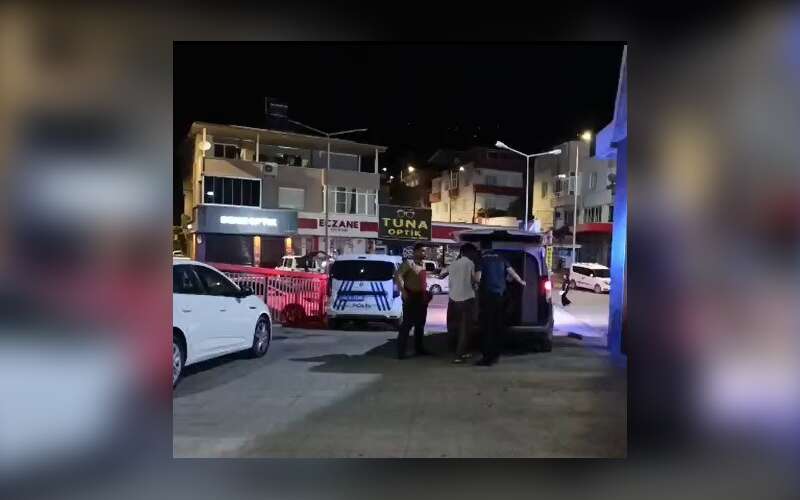 Babasını Darp Eden Ağabeyini Kardeşi Bıçakladı