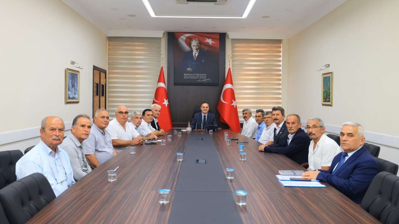 Vali Dr. İdris Akbıyık, Milas Mahalle Muhtarlarıyla Bir Araya Geldi