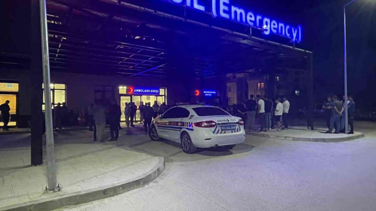 Husumetli Akrabalar Arasında Çıkan Tartışma Kanlı Bitti: Enişte, Kayınbiraderini Öldürdü