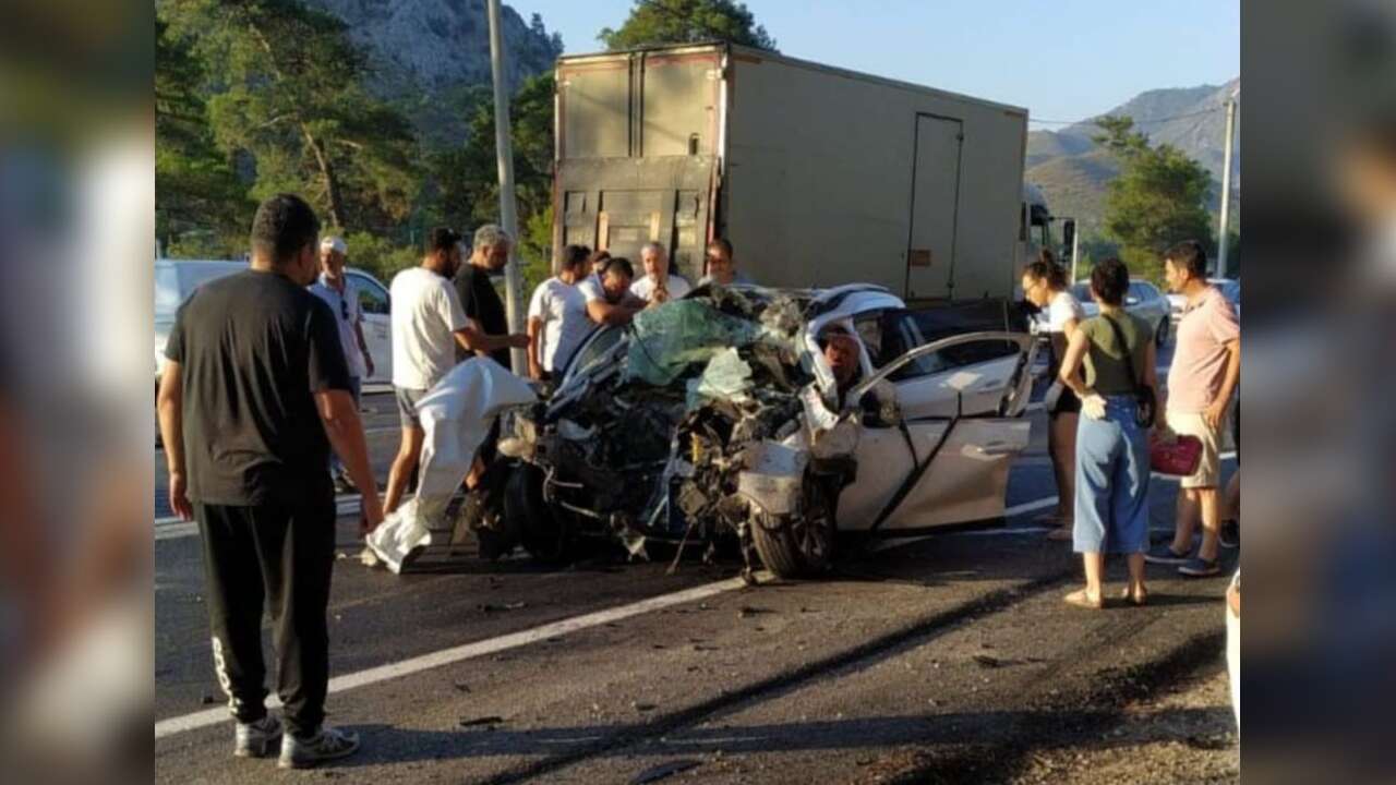 Marmaris’teki Kazada: 16 Yaşındaki Çocuk Yaşamını Yitirdi, Anne ve Babası Ağır Yaralı