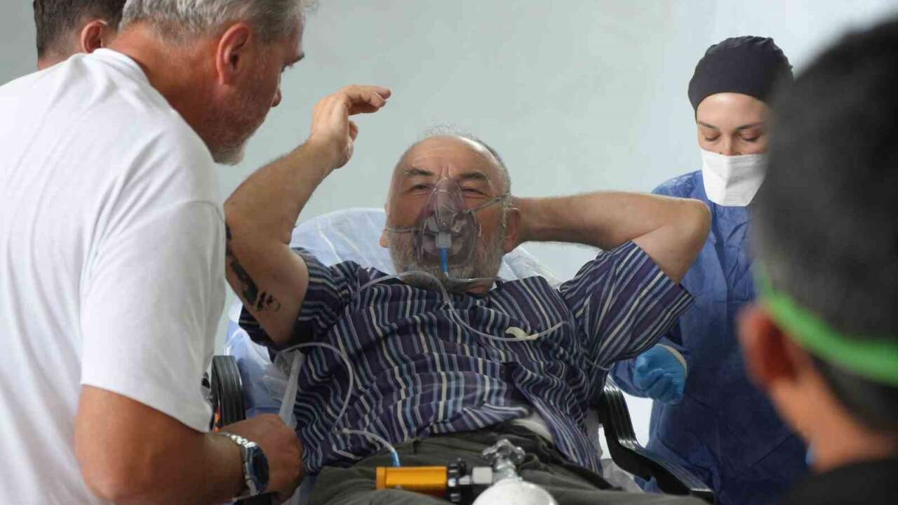 İnşaatın Bodrum Katına Boya Taşıyan 2 İşçi Kokudan Baygınlık Geçirdi