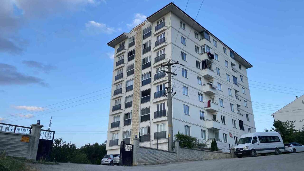 7. Kattan Düşen 2 Yaşındaki Çocuk Hastanede Hayatını Kaybetti