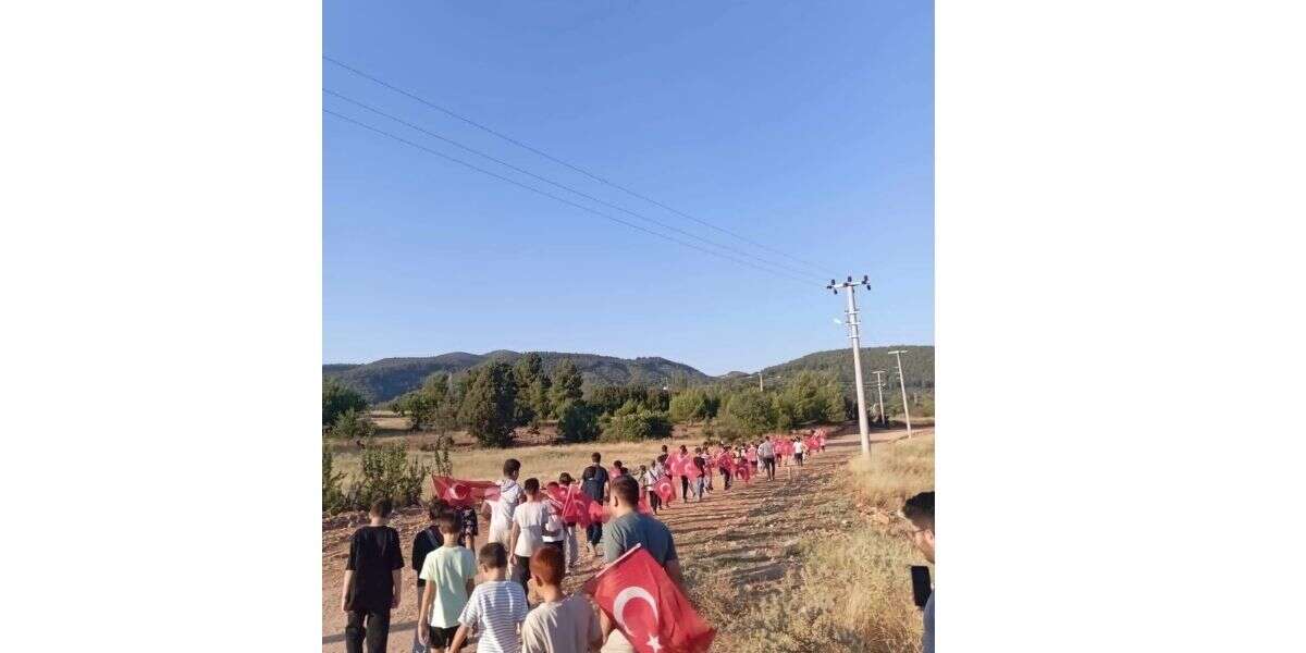 Menteşe’de Genç Yıldızlar’dan Gazze’ye Destek ve Şehitlere Vefa Yürüyüşü