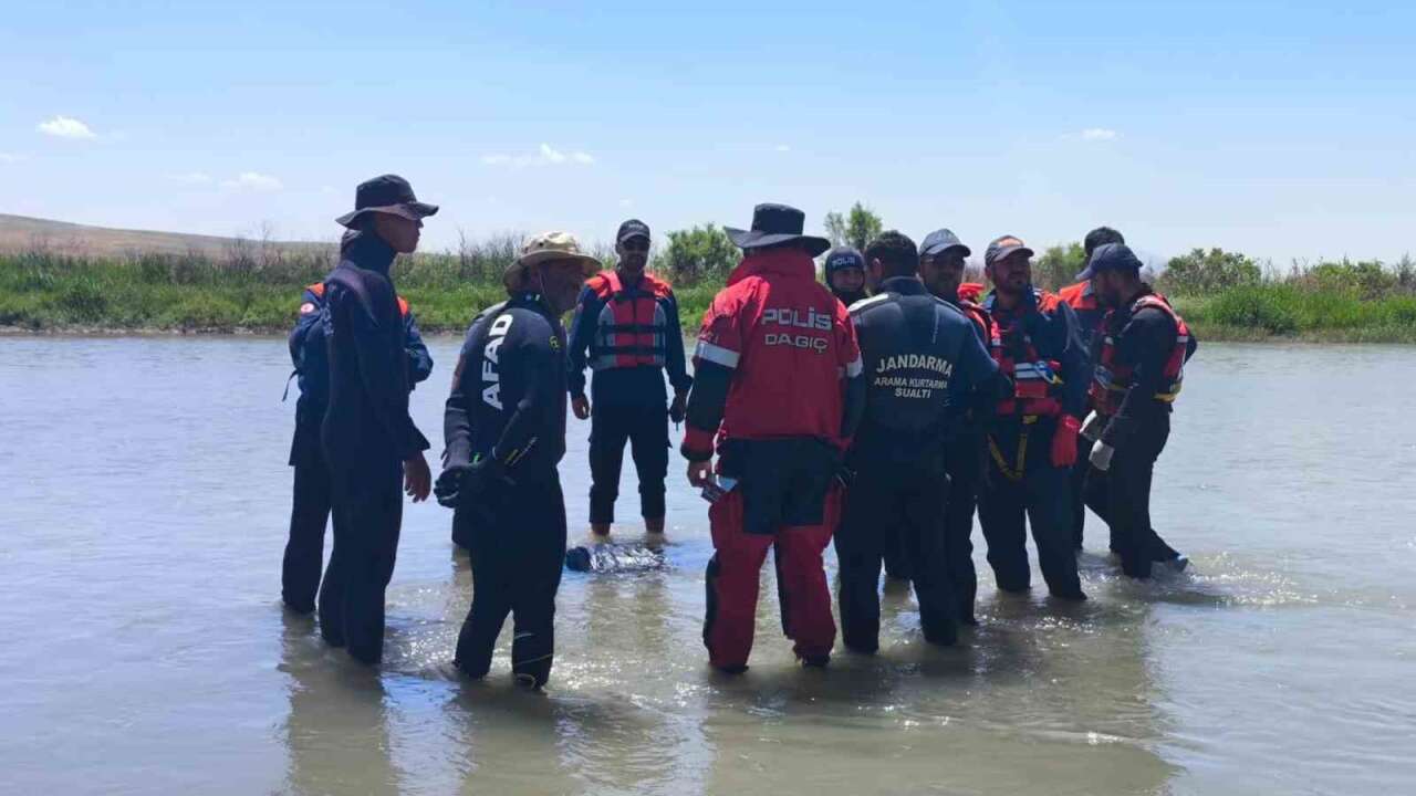 Çaya Düşerek Kaybolan 6 Yaşındaki Çocuğun Cansız Bedenine Ulaşıldı