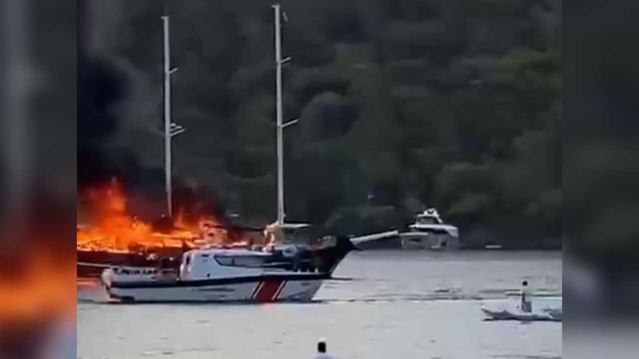 Muğla’da Patlama Sesleri: Lüks Tekne Alevlere Teslim Oldu