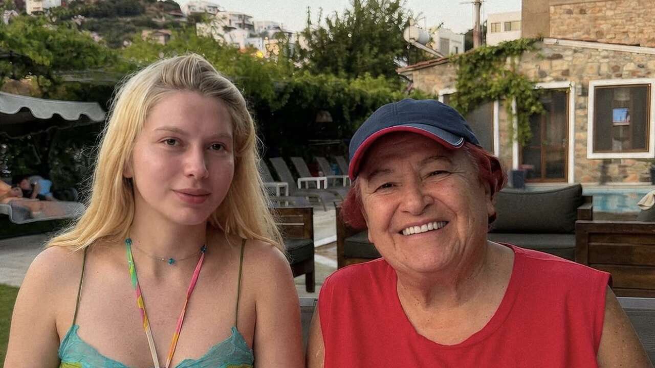 Muğla’da Nesilleri Buluşturan Buluşma: Selda Bağcan’ın Aleyna Tilki Paylaşımı İlgi Gördü