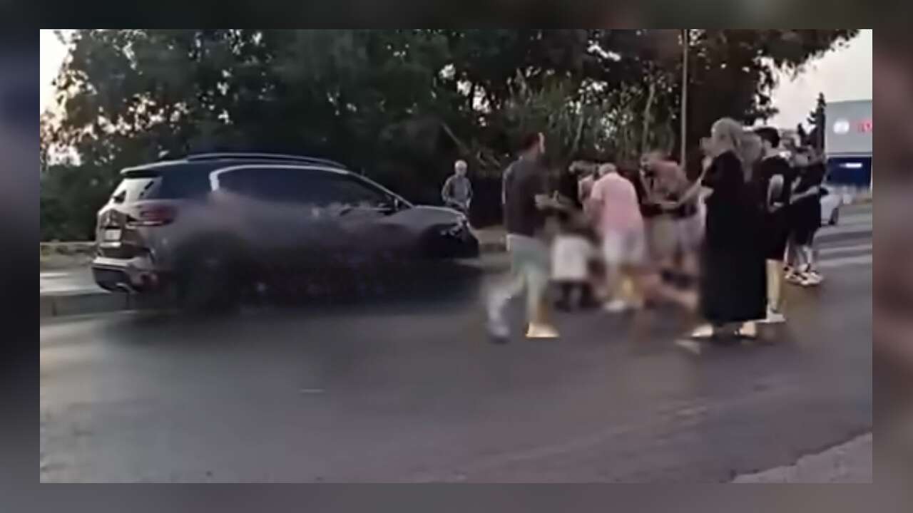 Muğla’da Otomobil Motosiklete Çarptı: 12 Yaşındaki Çocuk Yola Savruldu