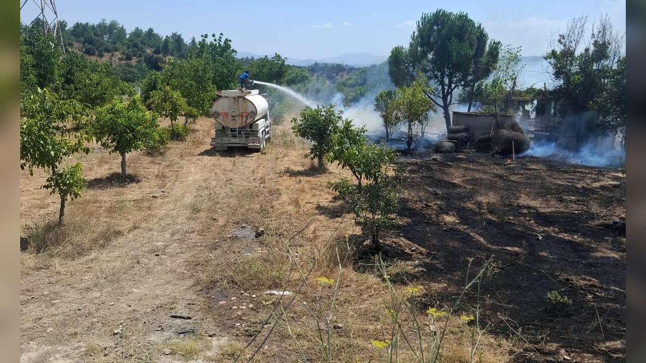Yatağan'da Yangın: Elektrik Direğinden Çıkan Alevler Bahçelere Sıçradı
