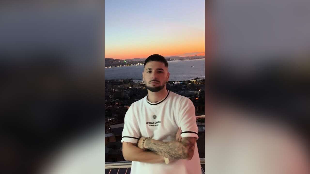 Kırmızı Bültenle Arananlara Şarkı Yazdığı İddia Edilen Rapçi Güncü Sahnede Gözaltına Alındı