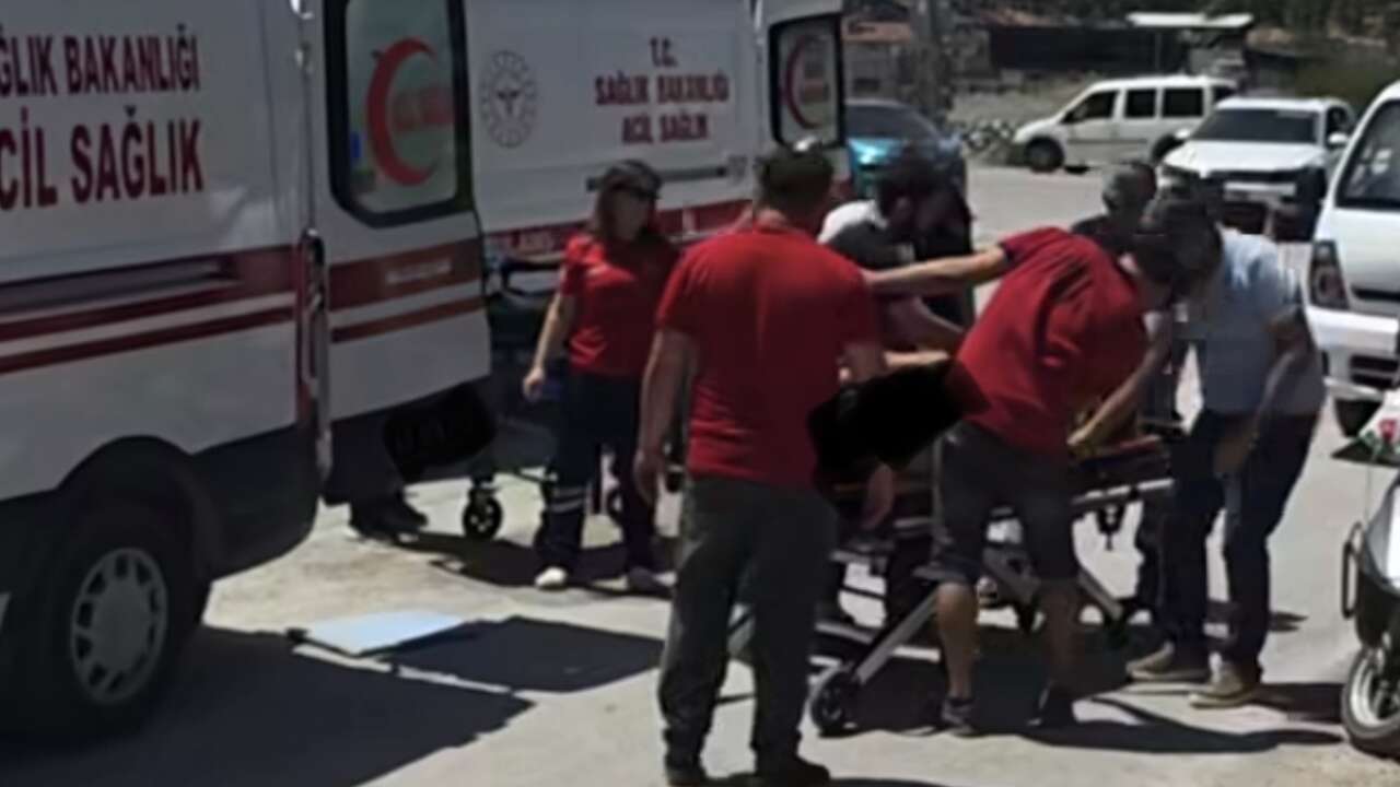 Muğla’da Kontrolden Çıkan Motosiklet Yere Savruldu: Sürücü Yaralandı