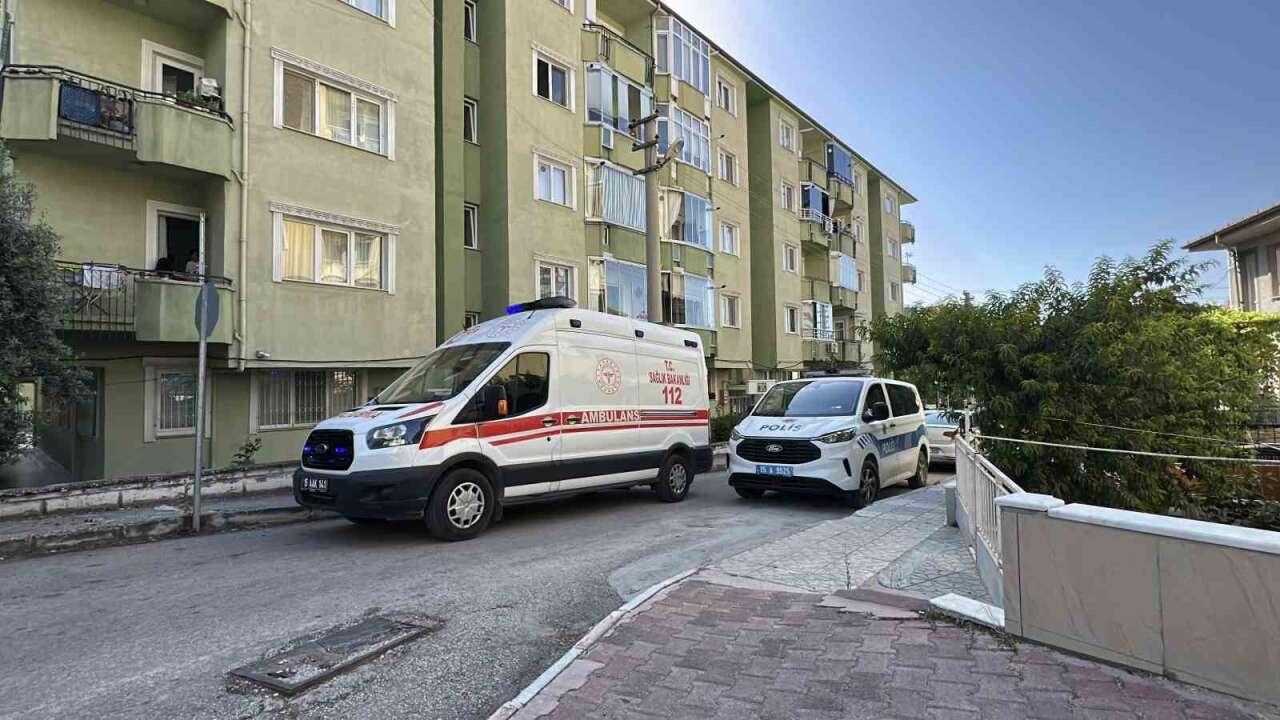 Haber Alınamayan Kadın Evinde Öl* Bulundu