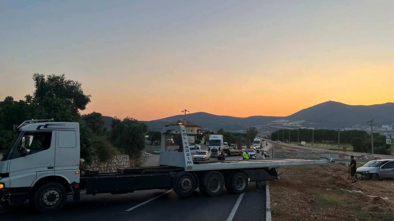 Milas–Yatağan Karayolunda Kaza: 2 Kişi Yaralandı