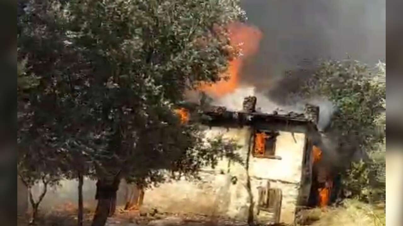 Seydikemer'de Orman Yangını, Alevler Bir Eve Ulaştı, Evde Kimsenin Olmaması Bir F*ciayı Önledi