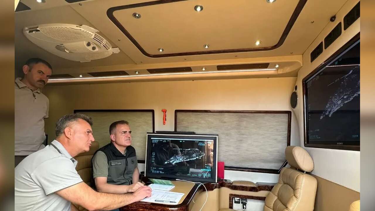 Seydikemer Orman Yangınında Kritik Mücadele Sürüyor: Vali Akbıyık Yangın Bölgesinde Çalışmaları Yerinde Takip Etti