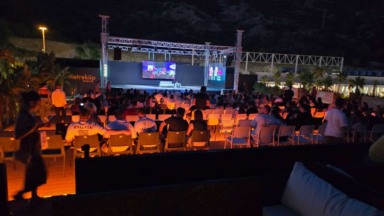 Bodrum'un Su Krizi Stand-Up Sahnesine Taşındı: Baturay Özdemir Kahkahaya Boğdu